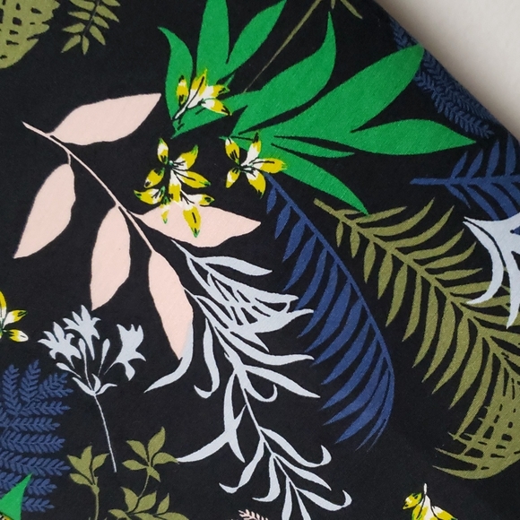 Boden Dark Floral Capri Pants Cropped Size 4 - Picture 6 of 13